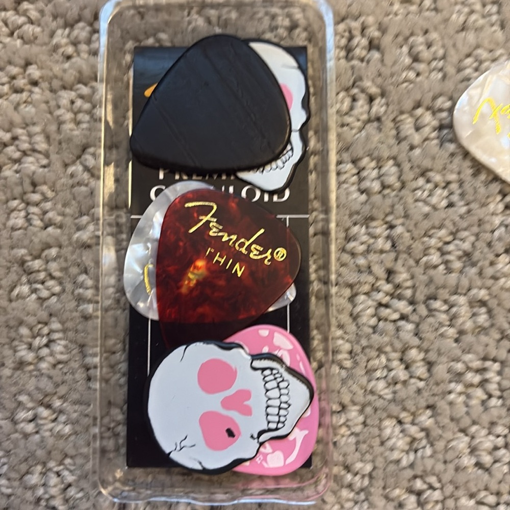 Fender Guitar Picks Miscellaneous - Picture 3 of 3